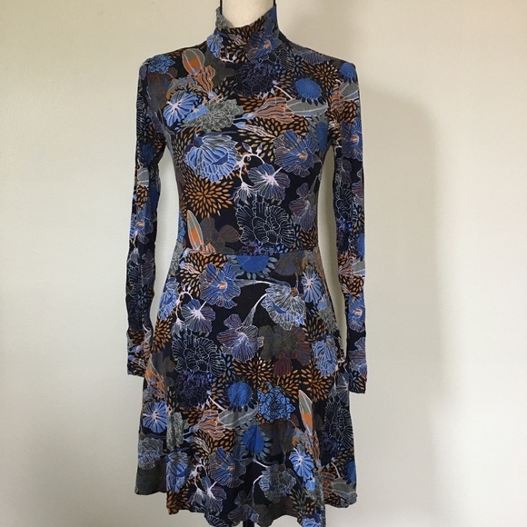 H&M Dresses & Skirts - H&M long sleeve turtleneck floral dress